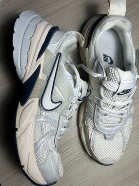 Nike athletic used good condition size 6